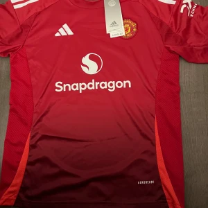 Manchester United  - Snygg röd Manchester United fotbollströja 