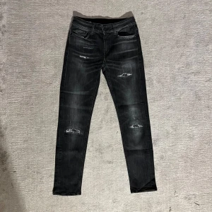 Dondup jeans  - Säljer dessa feta Dondup jeans i storlek 30. Jeansen är i toppenskick. Bara att höra av sig om man har några funderingar 🙌
