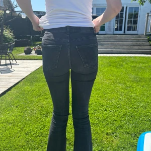 Low waist jeans från gina - Jätte fina low waist jeans! 