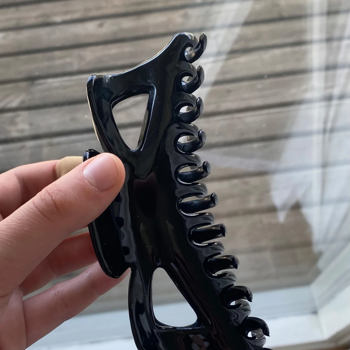 Stor svart hårklämma  - 4