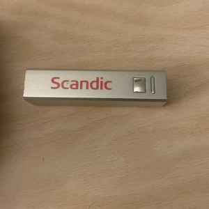 Powerbank - Säljer en liten och effektiv powerbank. Perfect för små utrymmen.