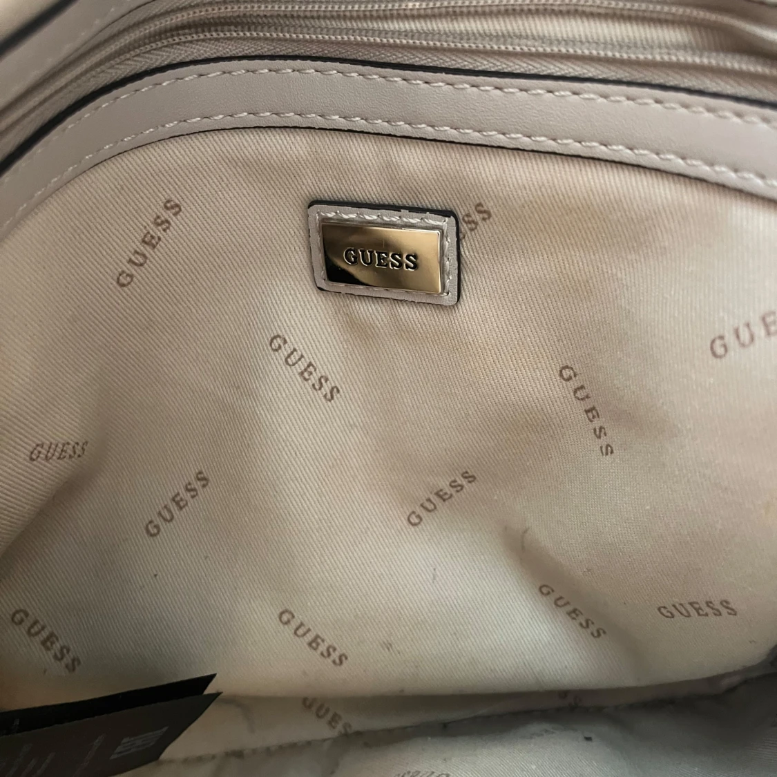 Quiltad axelväska från Guess - 2