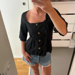 Söt topp - Otroligt fin topp som är trekvartsärmad, okänt märke <3 