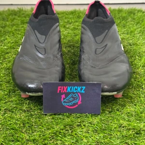 Adidas Copa Pure - Selling a pair of Adidas Copa Sense.1 FG boots, designed for ultimate touch and comfort. 	•	Size: [42] 	•	Condition: Lightly Used 	•	Technology: 	•	Fusionskin Leather Upper: Premium, seamless leather for a soft and adaptive fit. 	•	Sensepods: Foam pods inside the heel for enhanced comfort and locked-in fit. 	Retail Price: 280€