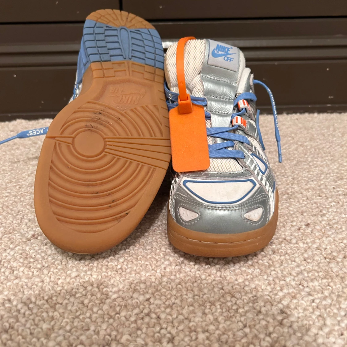 Nike Off-White sneakers i silver och blå - 1