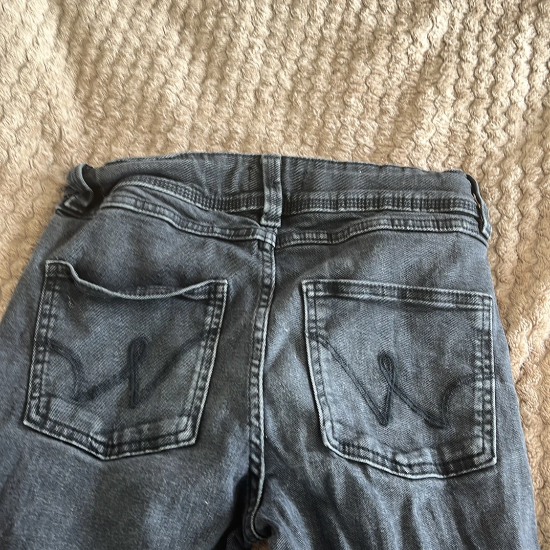 Svarta bootcut jeans från Gina Tricot - 1