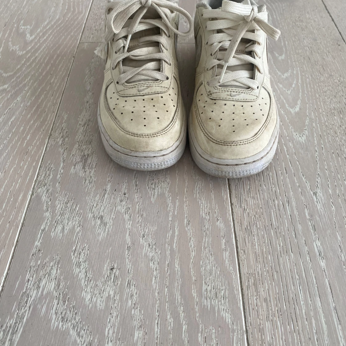 Nike Air Force 1 i vitt - 1