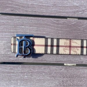 BURBERRY BÄLTE - Burberry bälte, helt sprillans nytt skick, och väldigt snygg