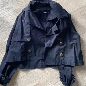 Intressekoll trenchcoat från GinaTricot - Intressekoll därav priset🩷🩷