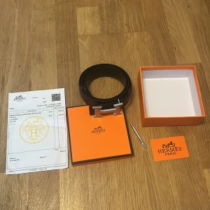 H bälte i svart - Ett snyggt H bälte i svartt 110cm