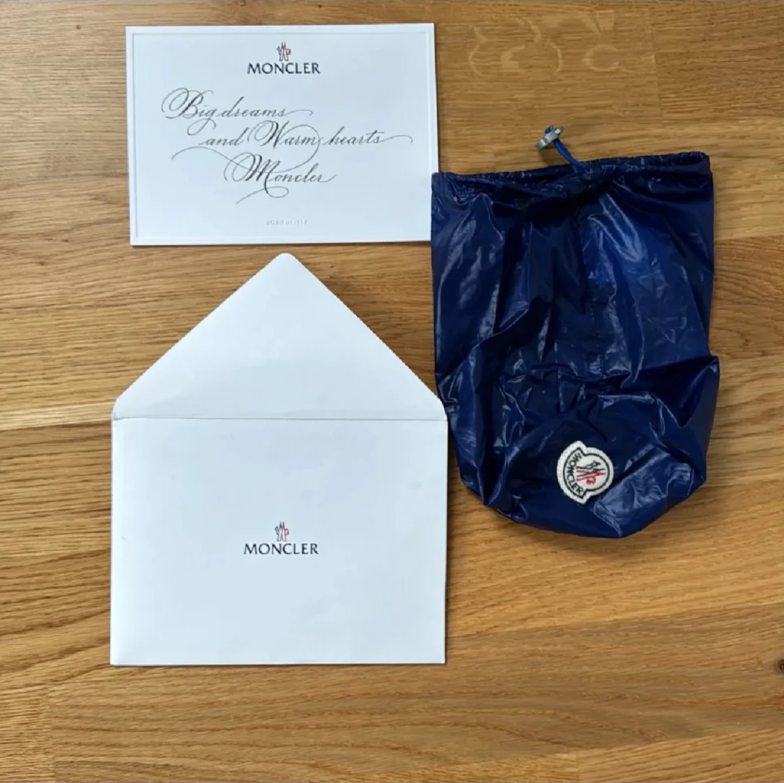 Blå dunväst från Moncler - 3