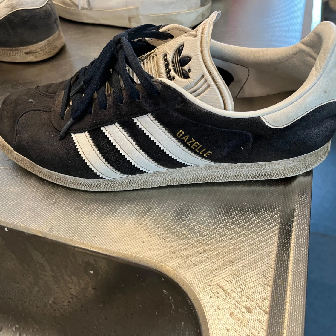 Adidas Gazelle mörkblå sneakers