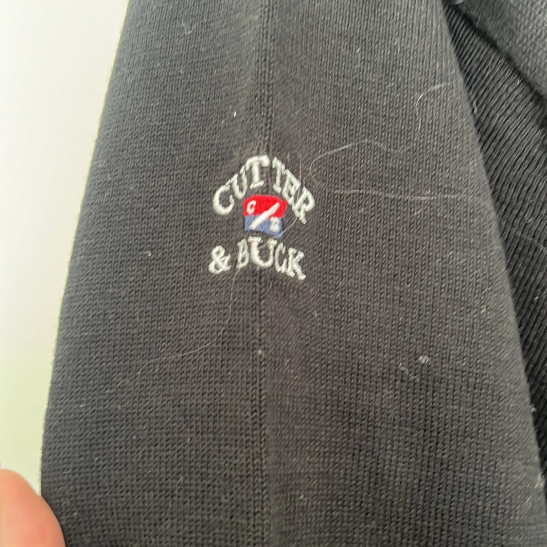 Svart tröja från Cutter & Buck - 2