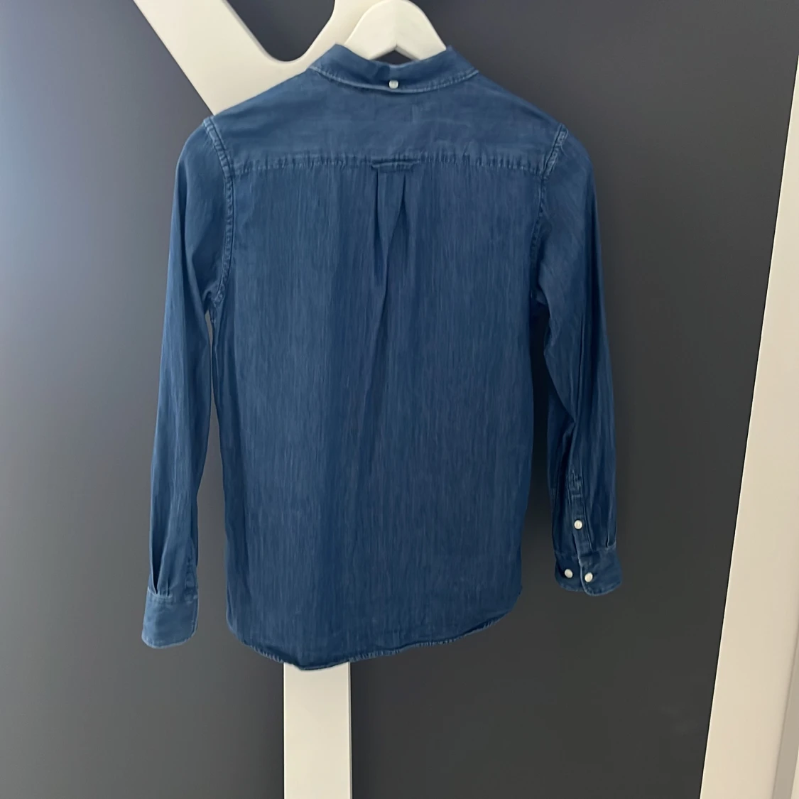 Blå jeansskjorta från Gant strl 146/152 - 2