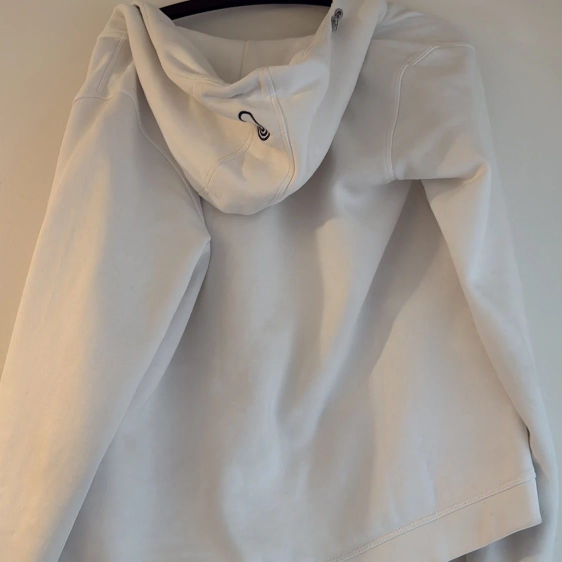 Vit fleecejacka med huva från Billabong - 1