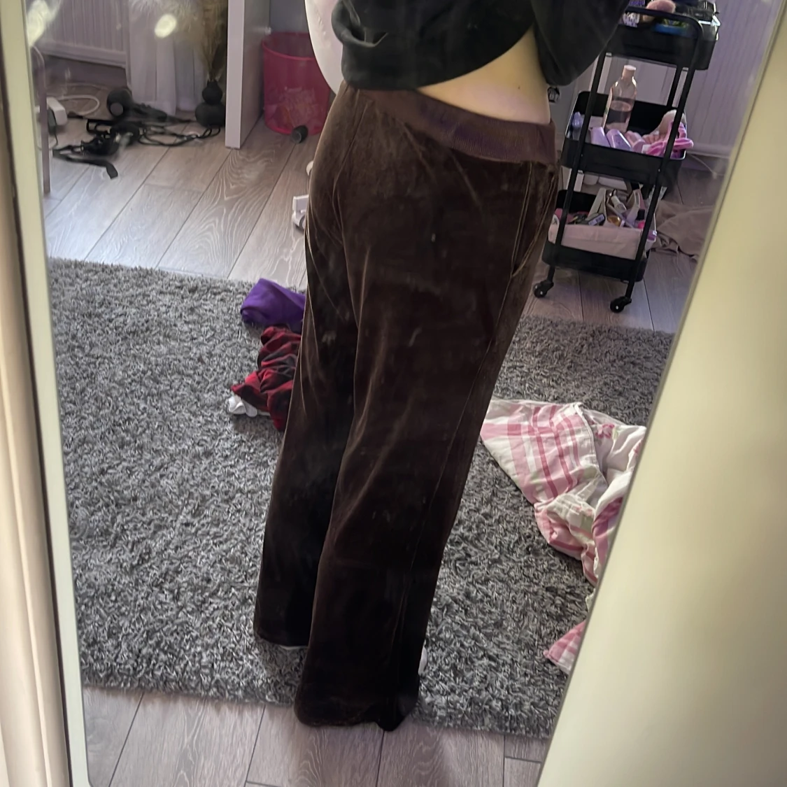 Bruna mjukisbyxor i velour med dragsko - 1