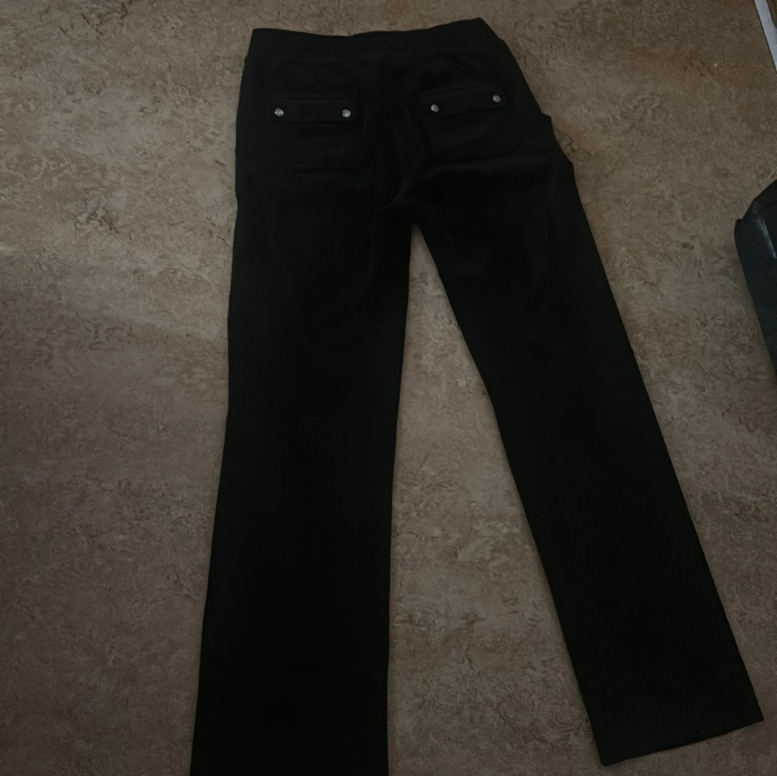 Svarta byxor från Juicy Couture - 2