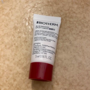 Biotherm - 5 ml från biotherm, perfekt om man vill testa ny produkt.