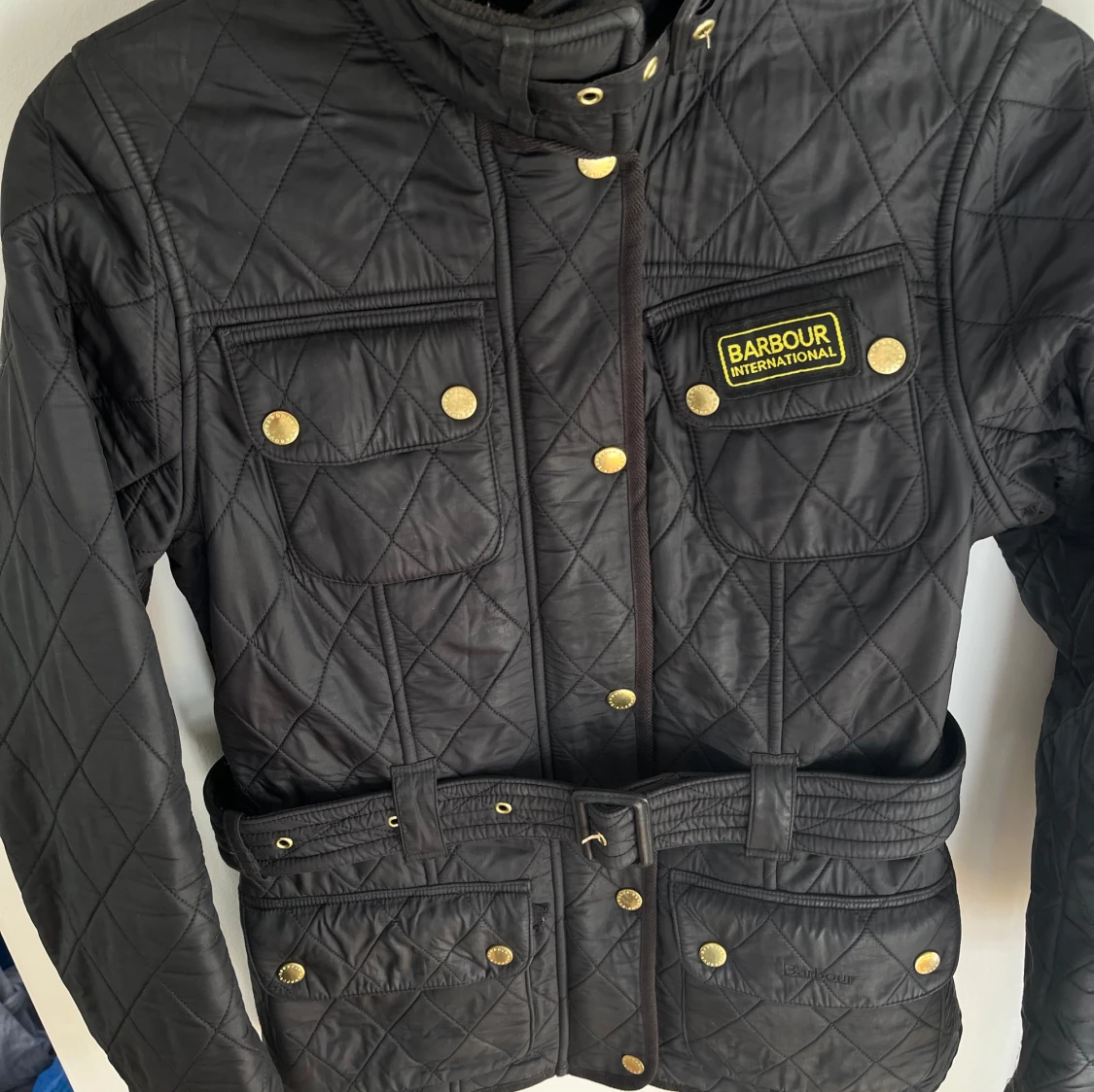 Svart quiltad jacka från Barbour International - 3