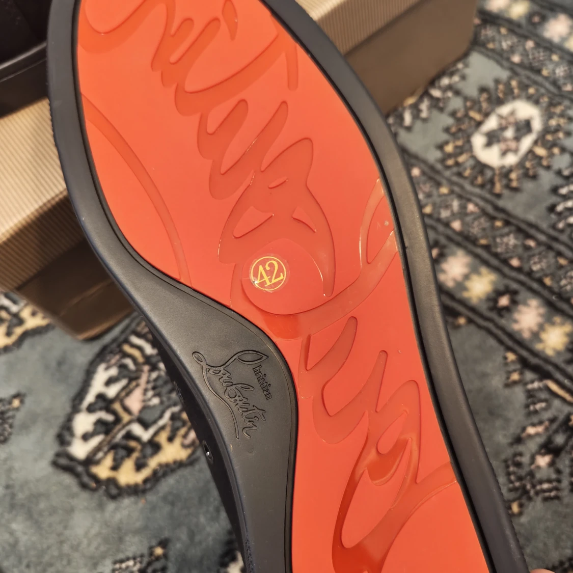 Svarta sneakers med nitar från Christian Louboutin - 2