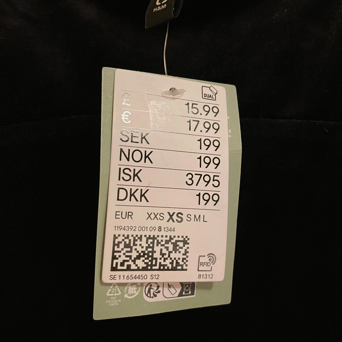 Svart klänning med spets från H&M Divided - 3