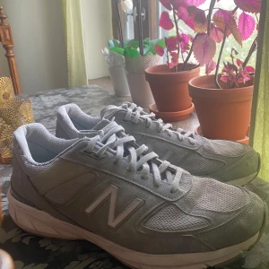 New Balance 990 v5 - New balance 990 v5 använt skick storlek 46.5 