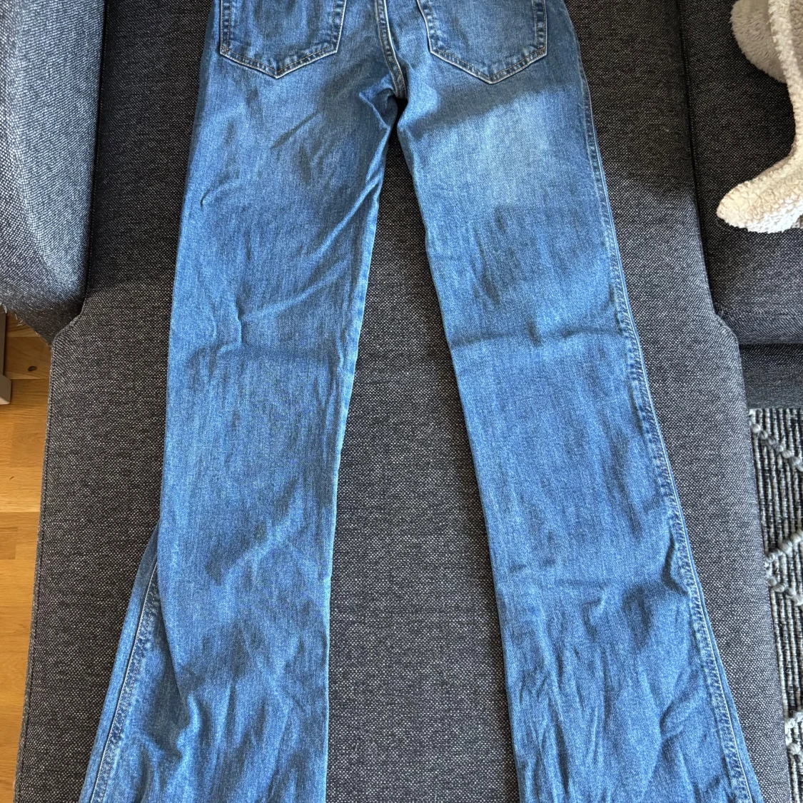 Blå bootcut jeans - 2