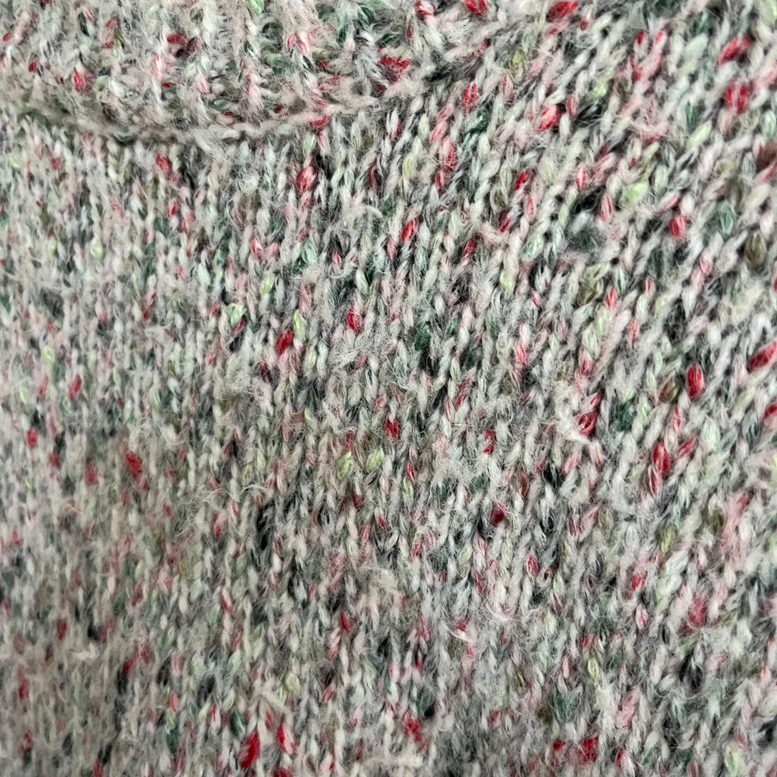 Melerad croppad stickad tröja från H&M - 2