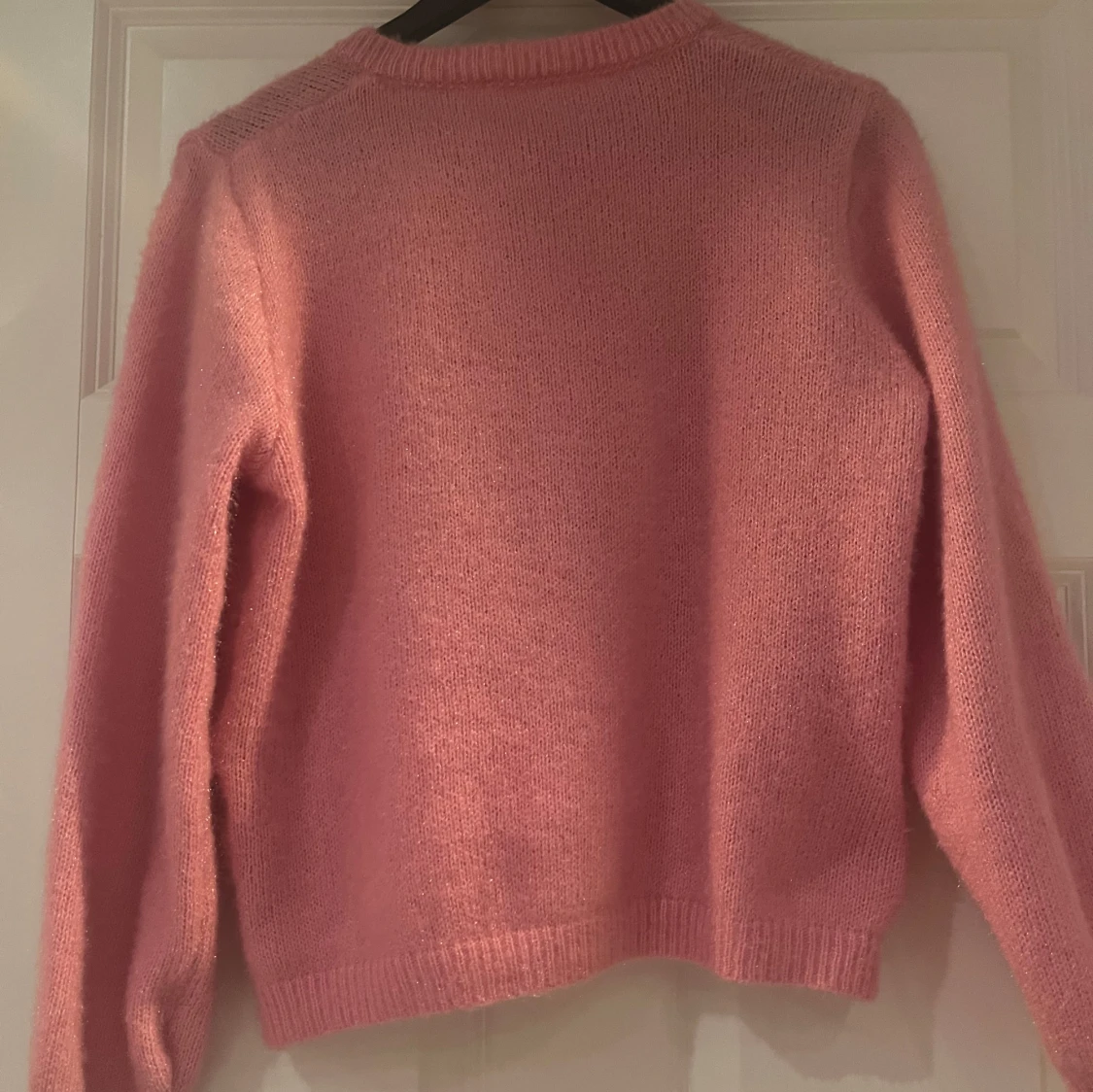 Rosa stickad kofta med knappar - 2