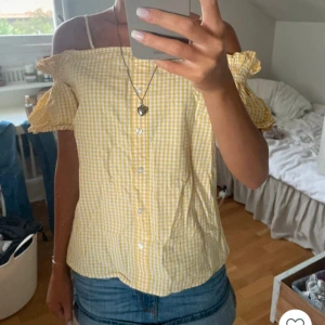 Gul rutig offshoulder  - Jättefin rutig topp🥰💛