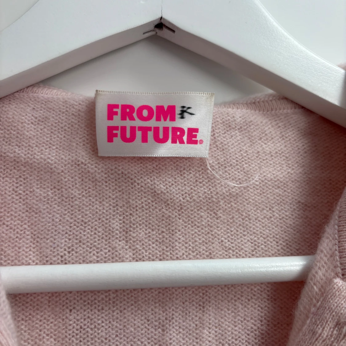 Ljusrosa hoodie från FROM FUTURE - 1