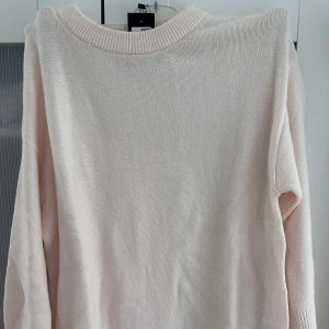 Helt ny stickad tröja  - Mjuk ny 