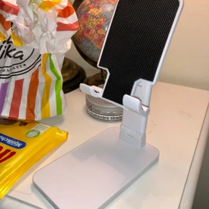 Mobilställ  - Justerbart mobilställ som man kan sänka och höja, aldrig använt