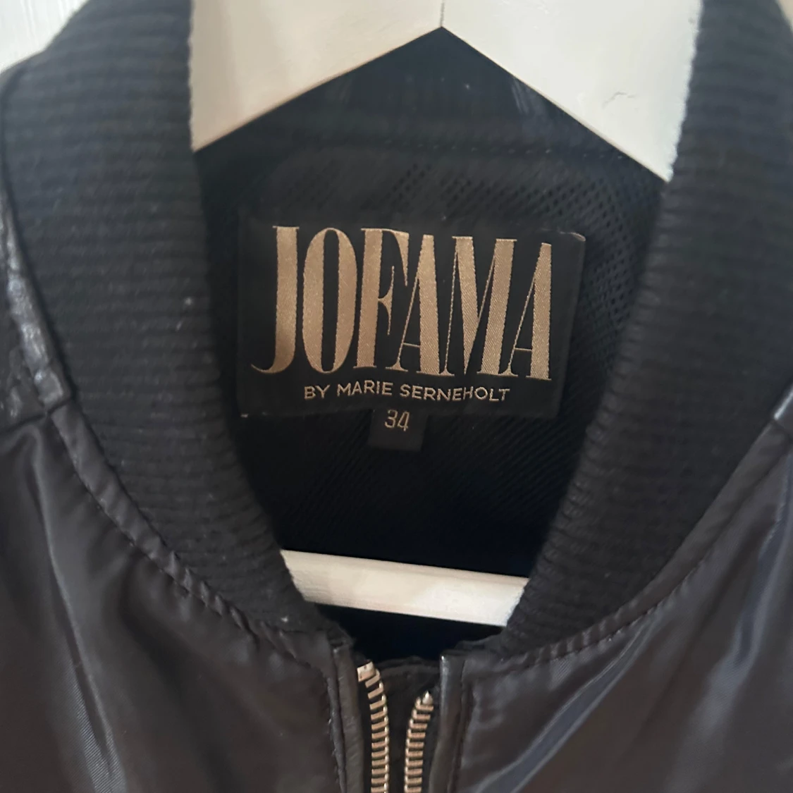 Svart bomberjacka från Jofama Marie Serneholt - 1