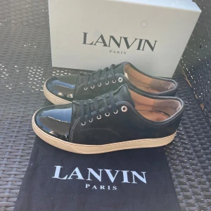 Svarta lanvin cap toe  - Säljer nu dessa Svarta Lanvin cap toe i uk 11 som passar 45, box o dustbag ingår. Skriv för fler bilder/frågor🙌🏼