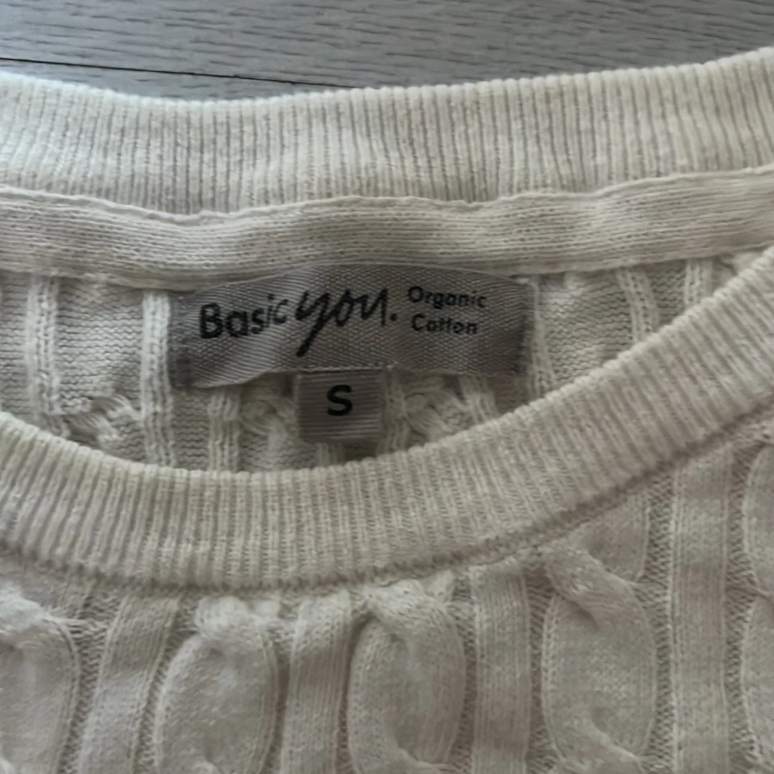 Vit kabelstickad tröja Basic You - 2