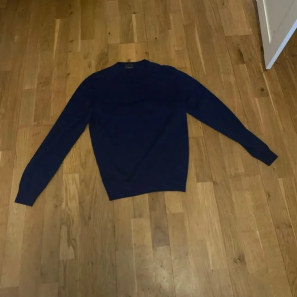 Svart och marinblå stickad tröja - 1