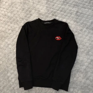 Svart tröja från Chrome Hearts - Svart chrome hearts x matty boy tröja. Ganska ny