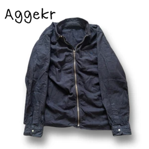 Ralph Lauren overshirt - Tvär sähhh overshirt riktigt najs nu t sommaren, lite faded på armarna men ser ba najs ut, strlk M🤙