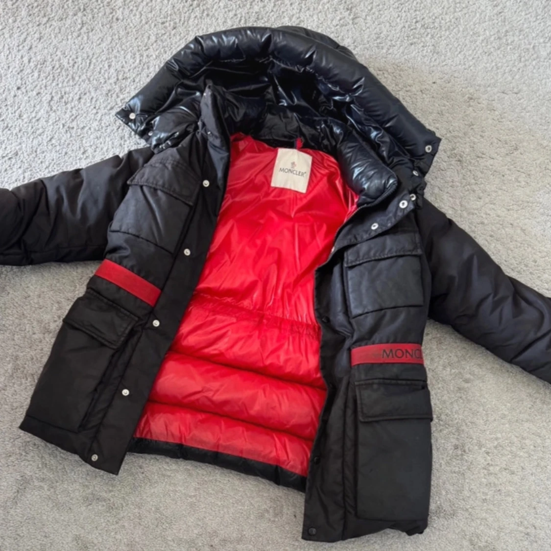 Svart dunjacka från Moncler - 2