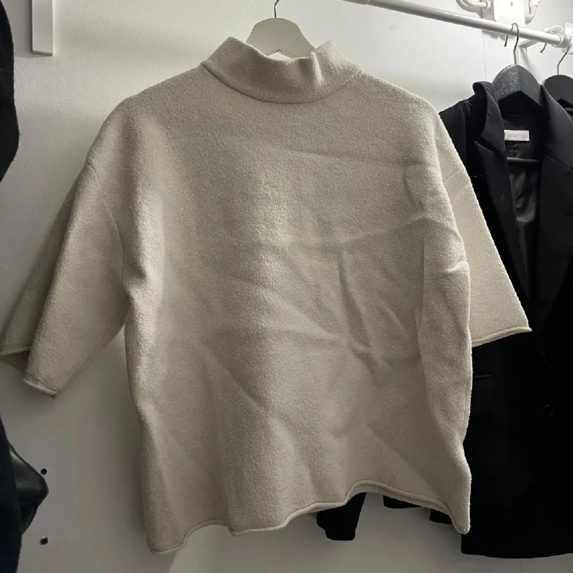 Slutsåld tröja  - 1