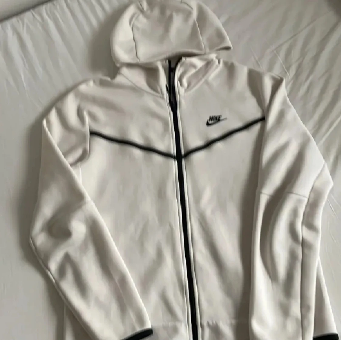 Vit hoodie från Nike