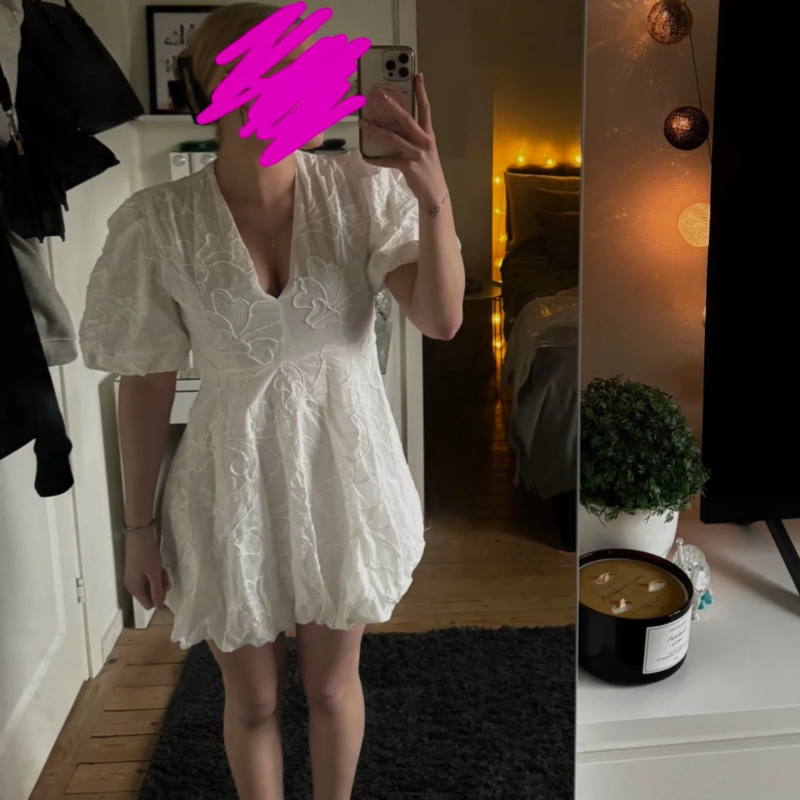 Vit studentklänning med puffärmar - 1