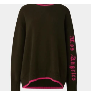 Stickad trlja från Cloeys - Tröja från cloeys i kashmir mix, super snygg men använder inte så mkt