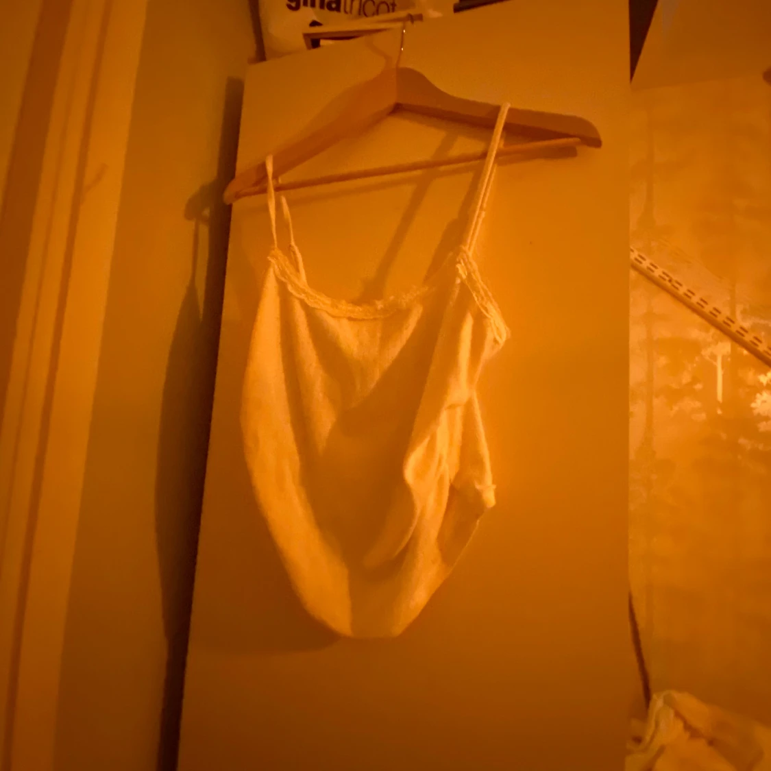 Vit linne topp med matchande shorts 