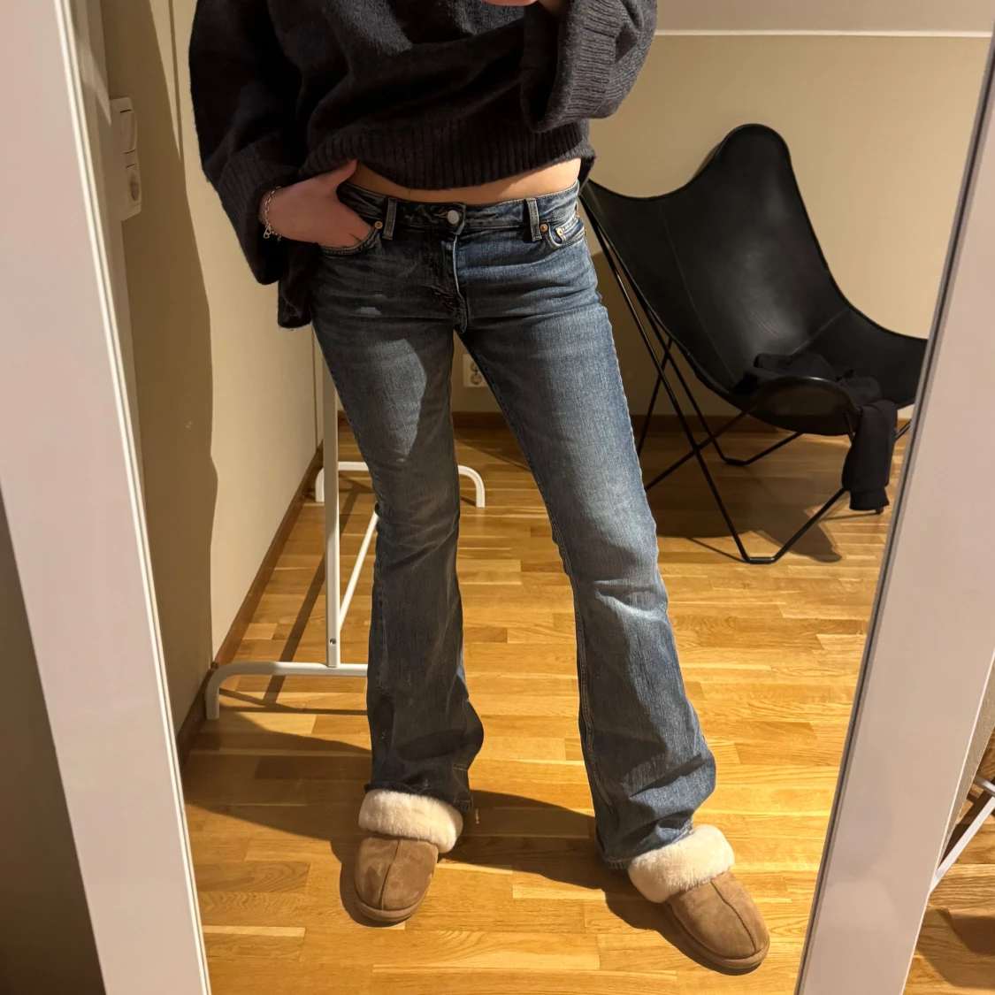 Såå snygga lågmidjade bootcutjeans!! - 1