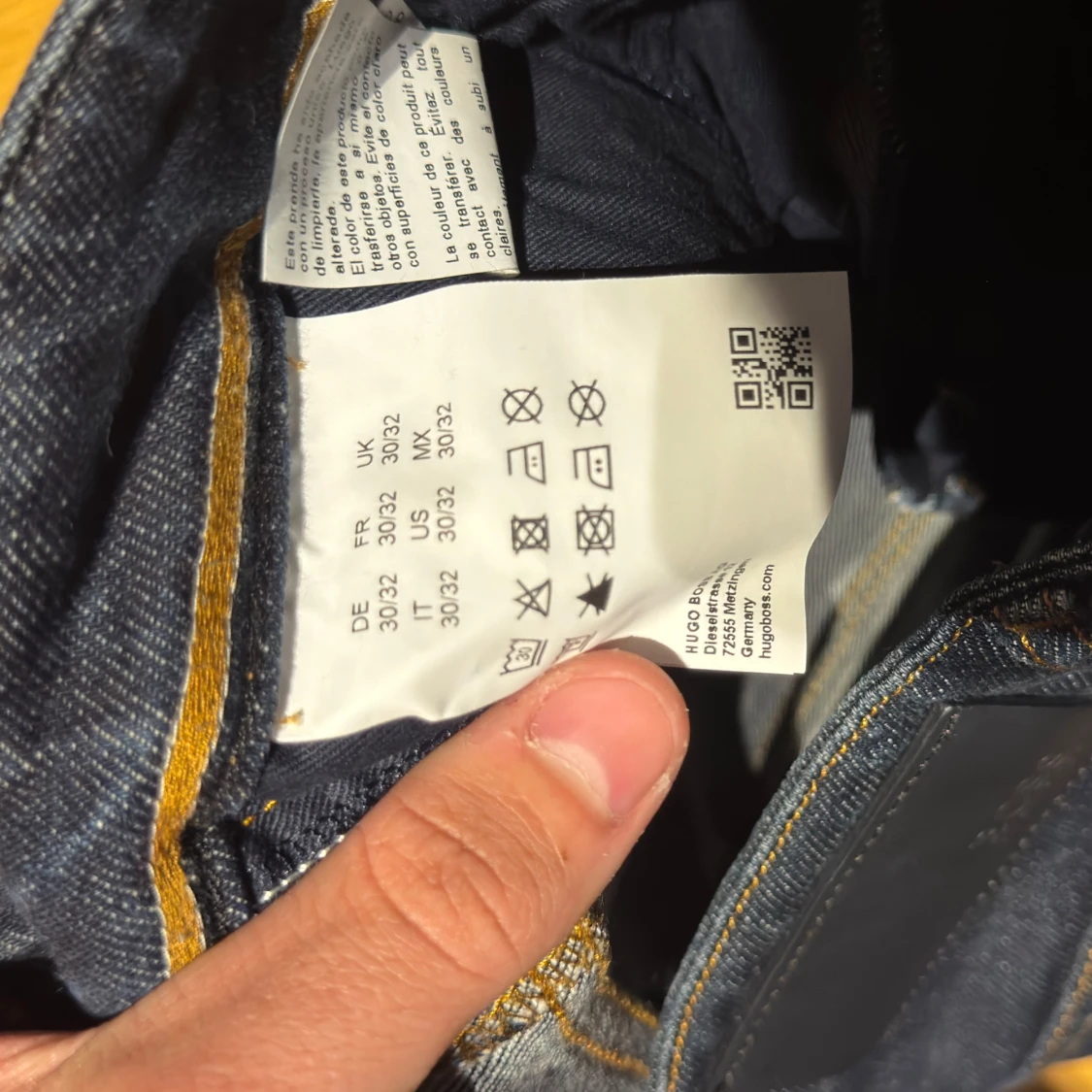 Mörkblå jeans från Hugo Boss - 3