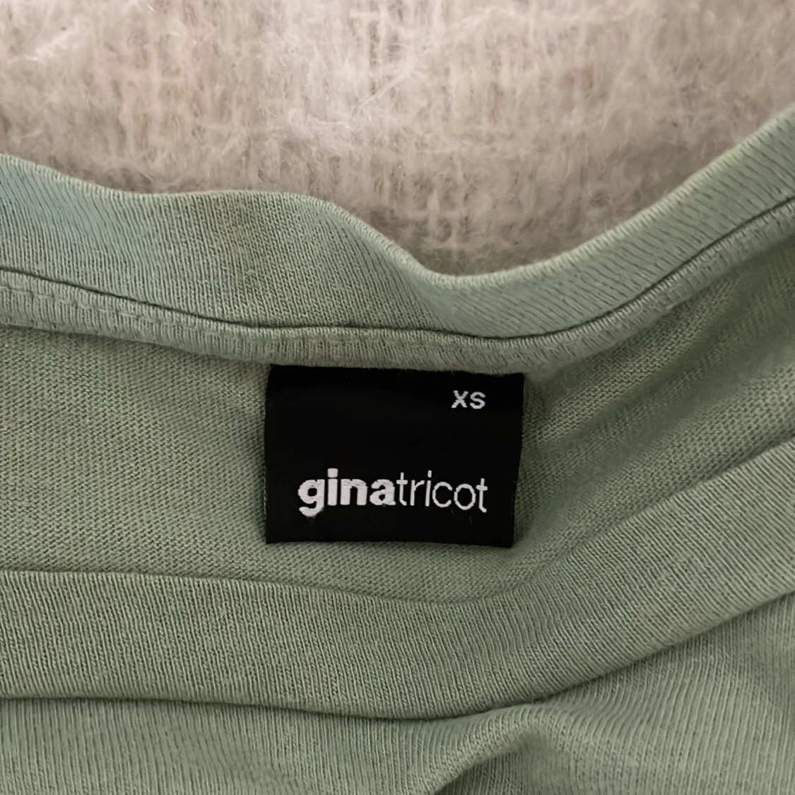 Grön topp från Gina Tricot - 3