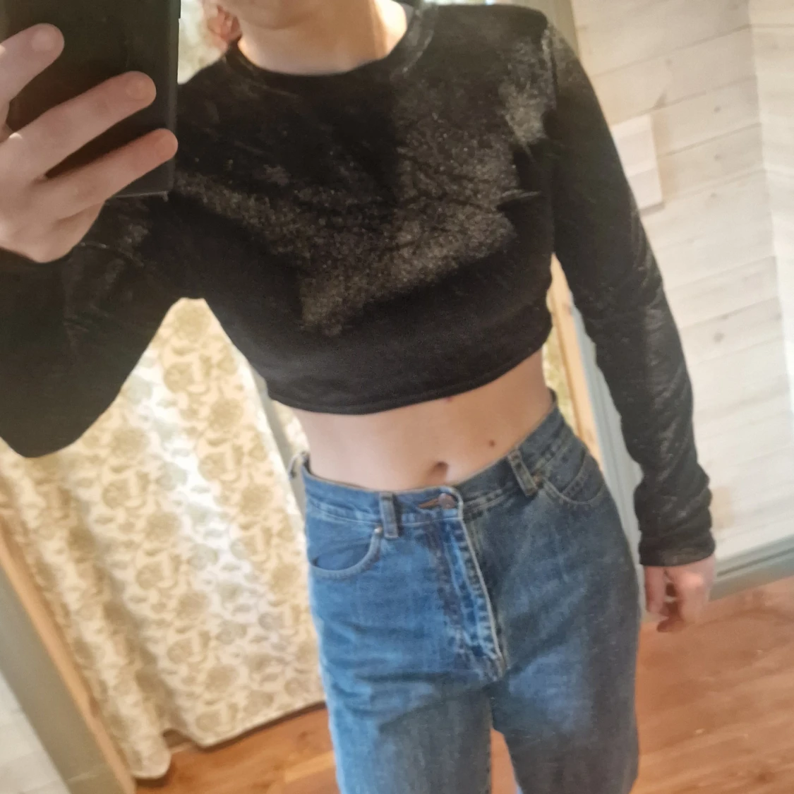 Svart croppad topp från Shein - 3