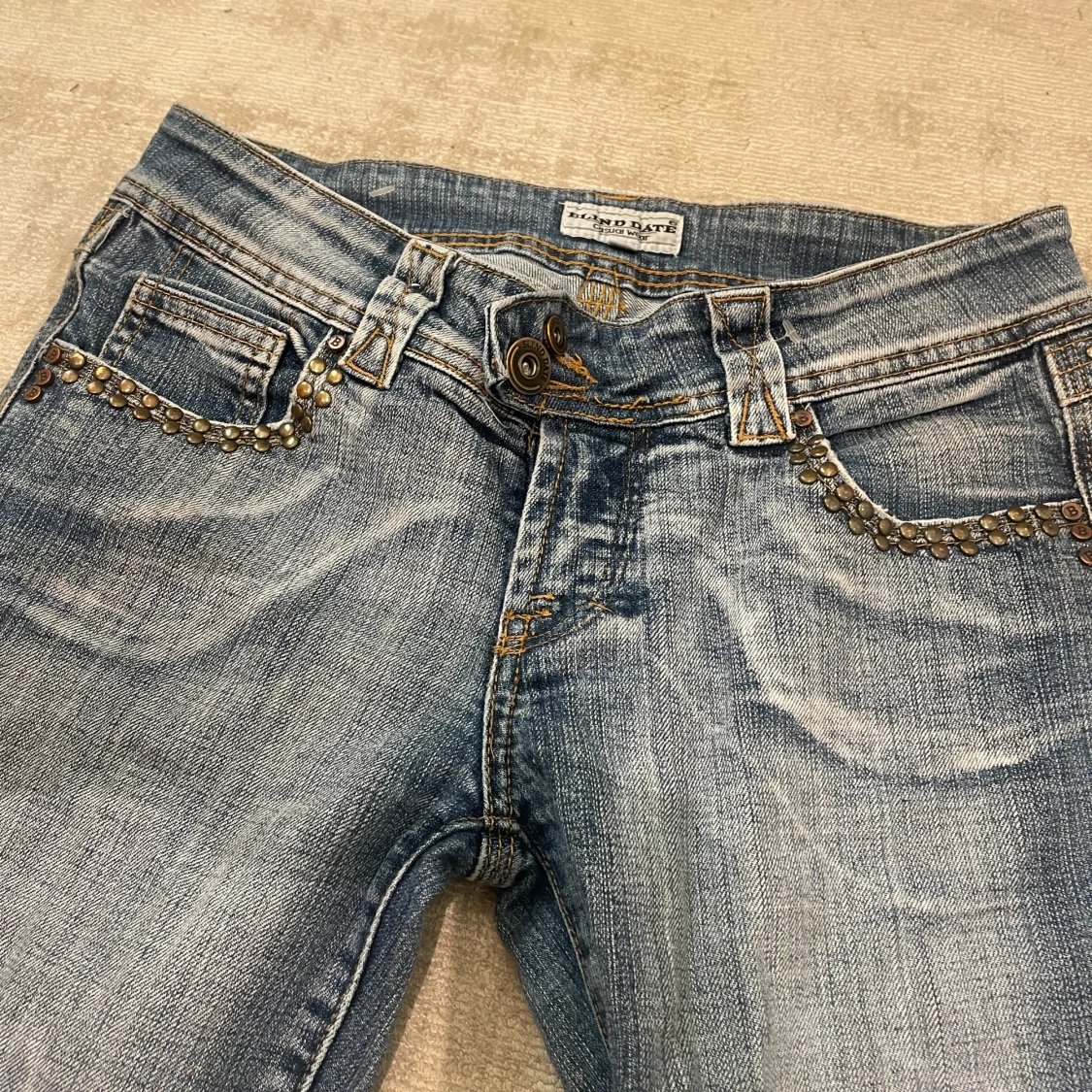 Vintage bootcut jeans med detaljer  - 4